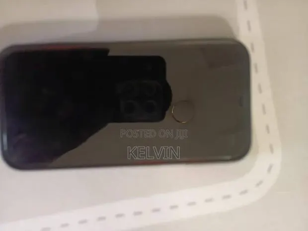 Apple iPhone 12 256 GB Red · Photo 1