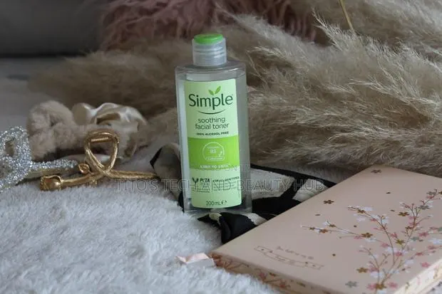 Simple Smoothing Facial Toner · Photo 1