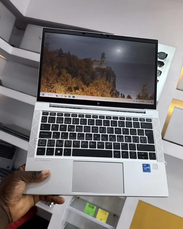 Laptop HP EliteBook 830 G8 8GB Intel Core i5 SSD 256GB · Photo 1