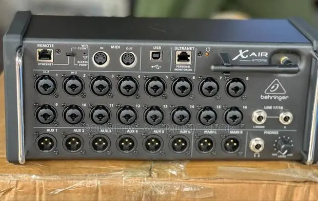 Behringer X AIR XR18 18-Channel Digital Mixer · Photo 1
