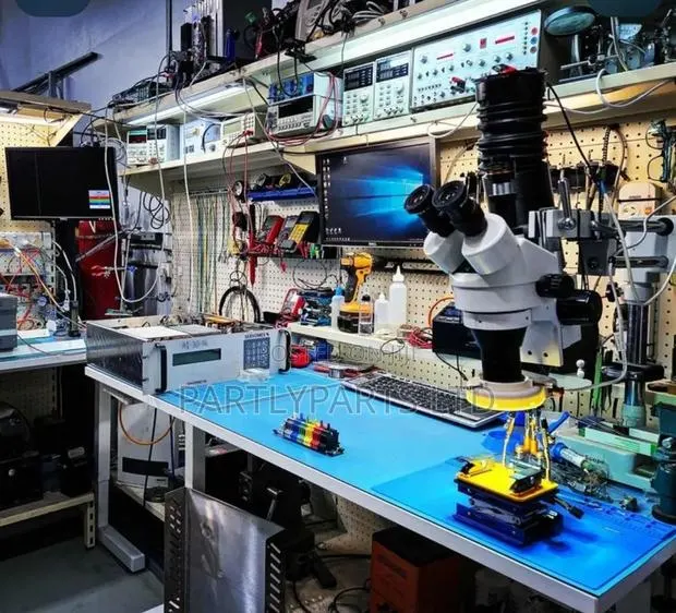 Electronics Repair Shop, Phones, Laptops, Macbooks,Tvs, Game Console · Photo 1