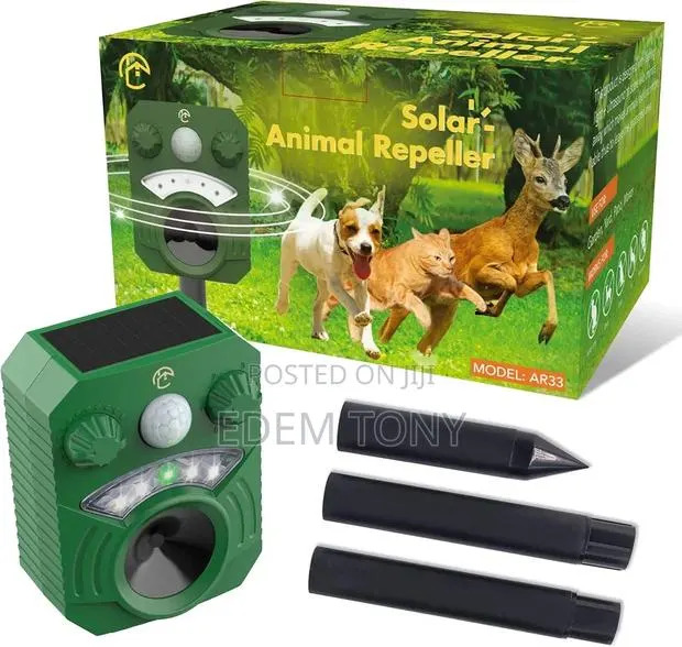 Solar Animal Repeller, Ultrasonic.Waterproof Flashing Lights · Photo 1