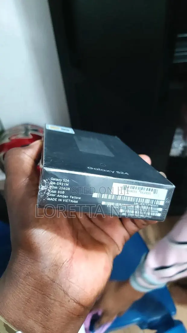 New Samsung Galaxy S24 256 GB Gray · Photo 1
