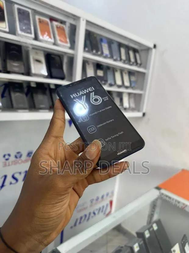 Huawei Y6 2018 16 GB Blue · Photo 1