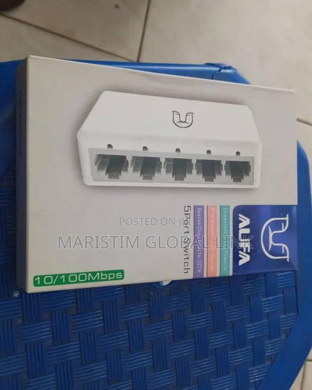 5 Port Network Switch (Normal) · Photo 1