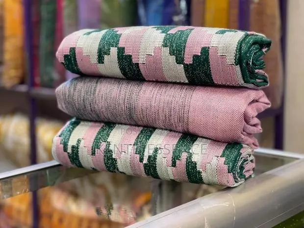 Kente (6 Yards) for Women · Photo 1