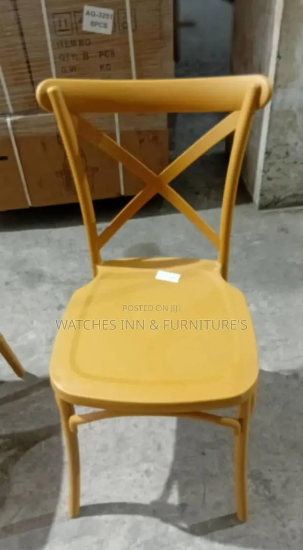 Cross Bar Event / Chivari Chair · Photo 1