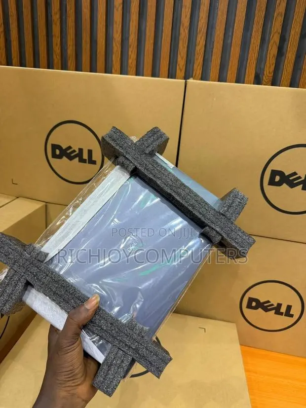 New Laptop Dell XPS 13 16GB Intel Core i7 SSD 512GB · Photo 1