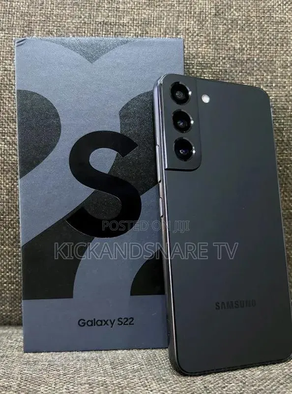 New Samsung Galaxy S22 5G 128 GB Black · Photo 1