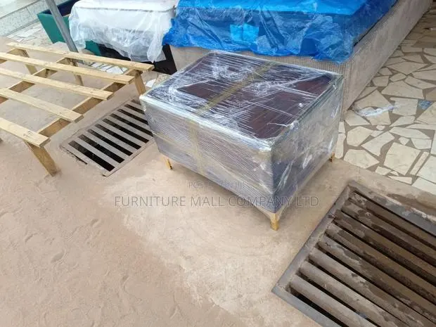 Great Glass Centre Tables Free Delivery · Photo 1