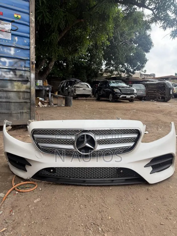 E300 Front Bumper · Photo 1