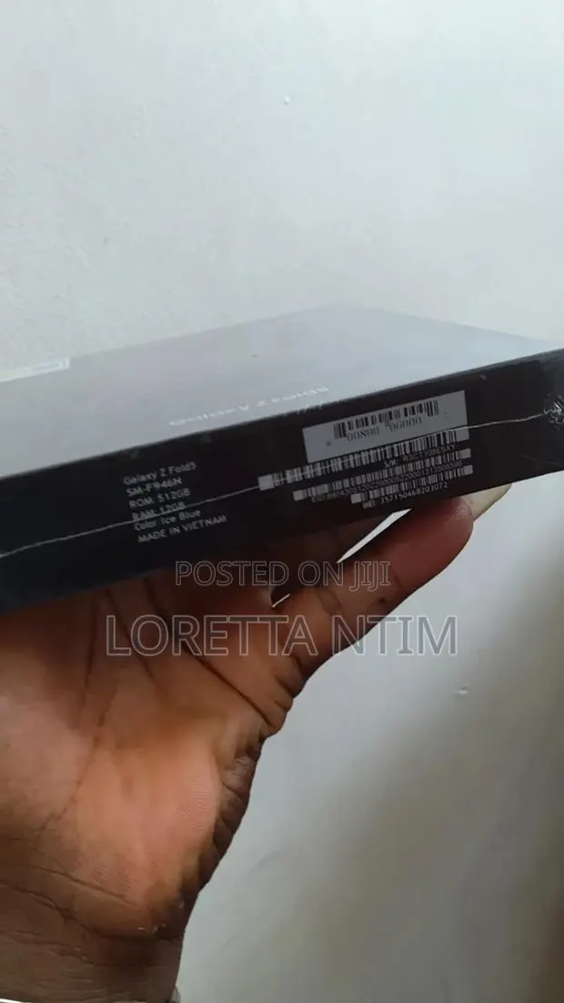 New Samsung Galaxy Fold 5G 512 GB Black · Photo 1