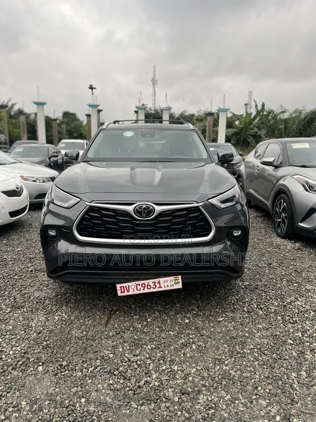 Toyota Highlander 2024 Gray · Photo 1