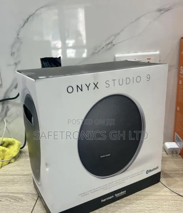 Top Notch Onyx Studio 9 Harman Kardon Black Speaker · Photo 1
