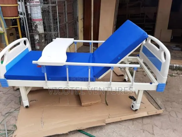 1 Crank Hospital Bed With Mattress Drip Stand · Photo 1