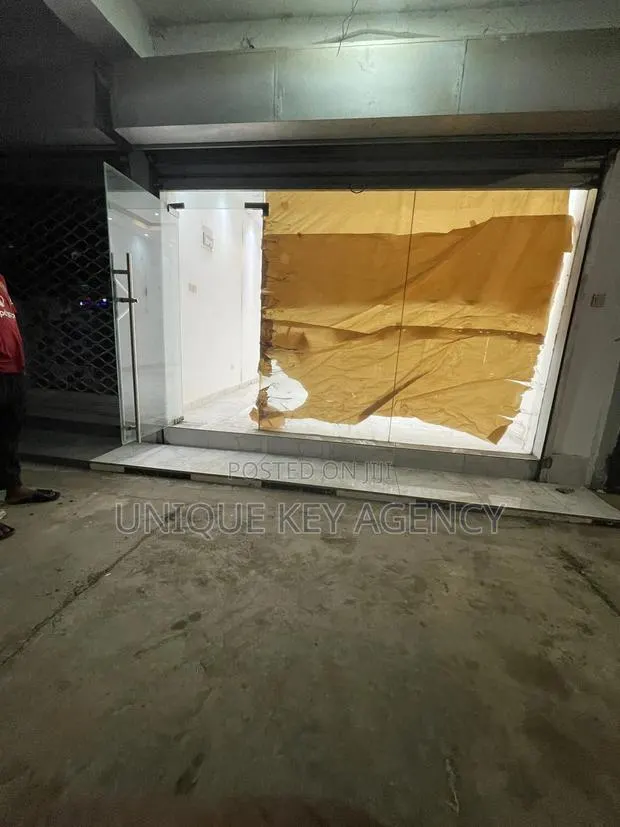 Shop to Let in Dzorwulu · Photo 1