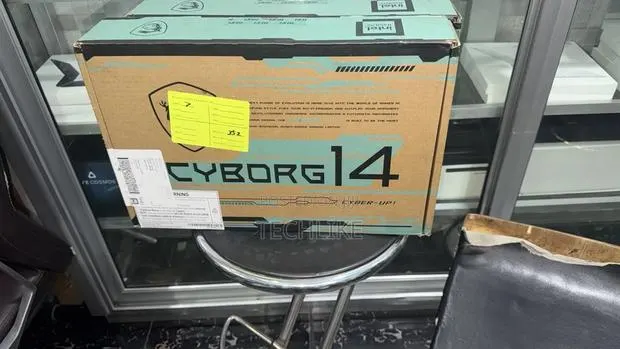 New Laptop MSI Cyborg 14 16GB Intel SSD 512GB · Photo 1