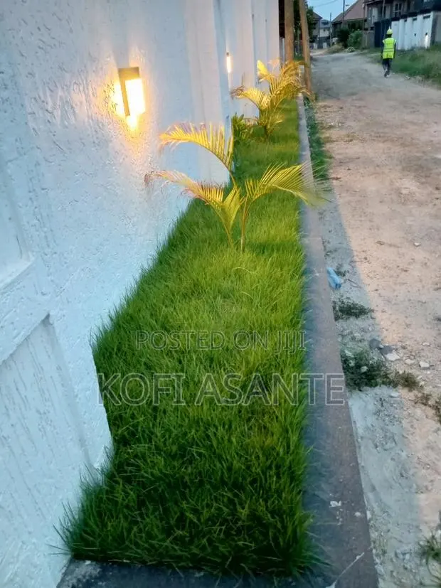 Gardener and Landscaper · Photo 1