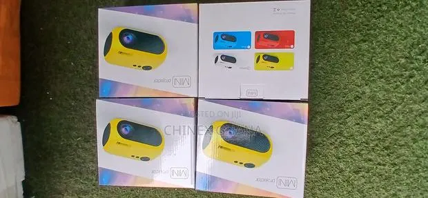 M24 Mini Projector · Photo 1