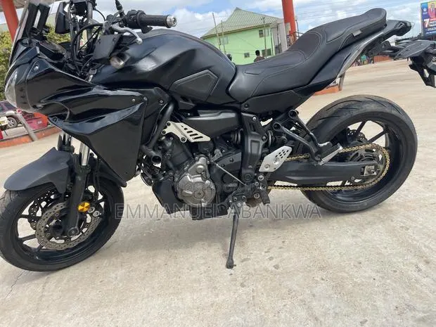 Motorcycle 2017 Black · Photo 1