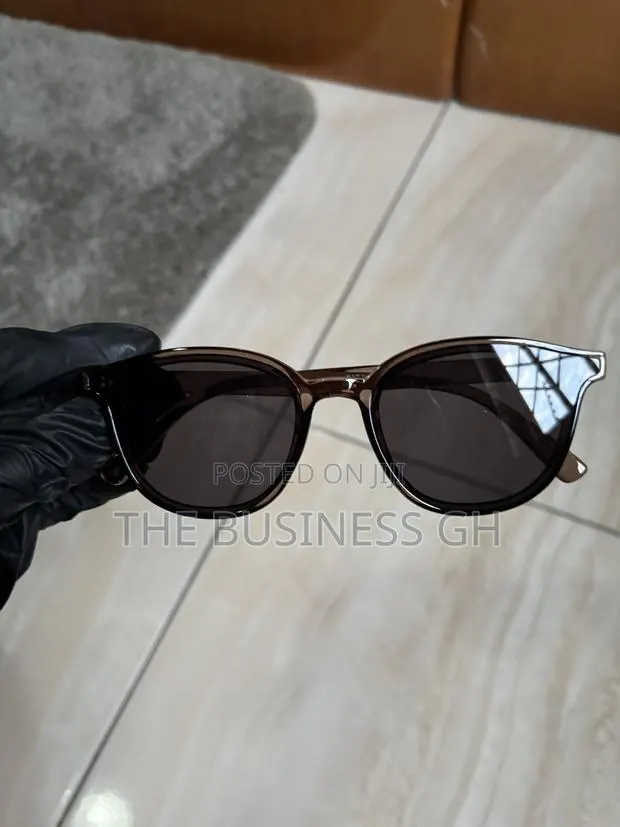 Pier One Sunglasses · Photo 1