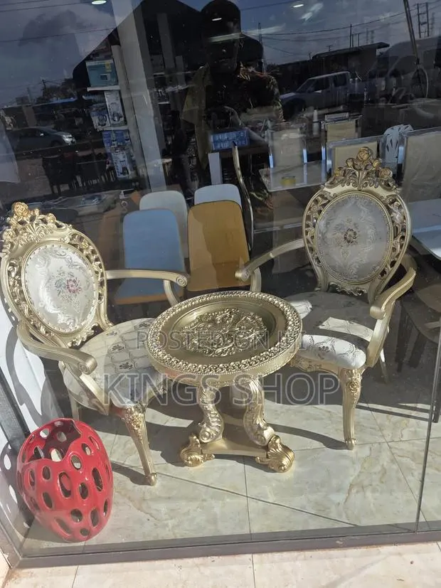 Royal Chairs Set · Photo 1