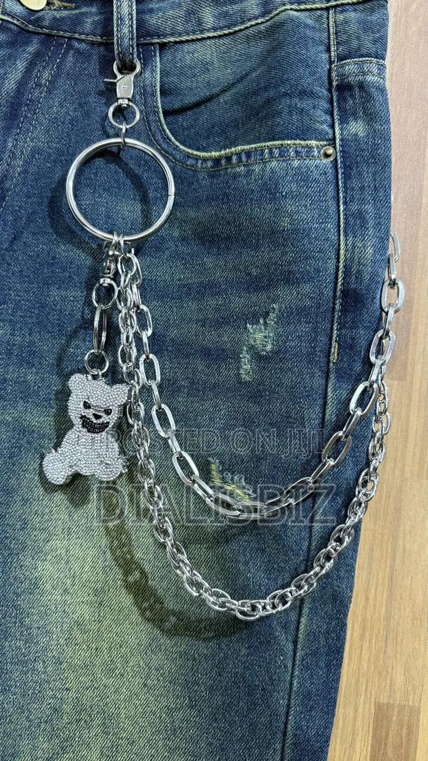 Jeans Chains · Photo 1