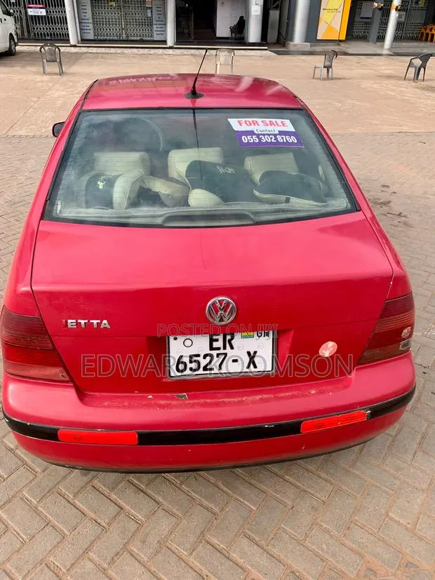 Volkswagen Jetta 2000 Red · Photo 1