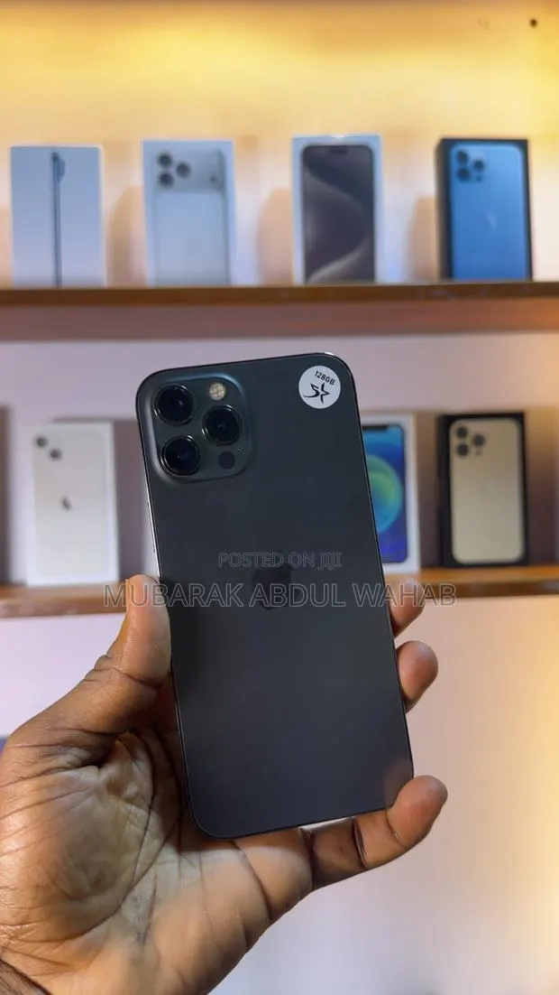 Apple iPhone 12 Pro Max 128 GB Gray · Photo 1