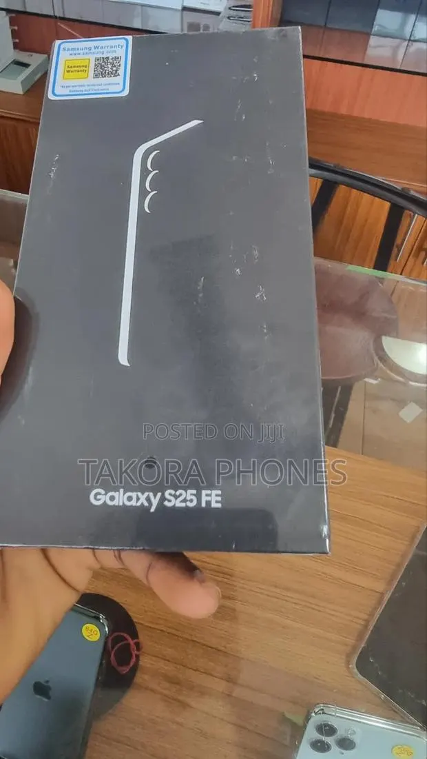 New Samsung Galaxy S25 FE 128 GB Gray · Photo 1