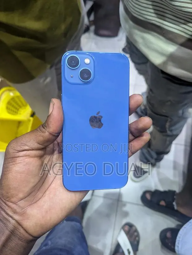 Apple iPhone 13 128 GB Blue · Photo 1