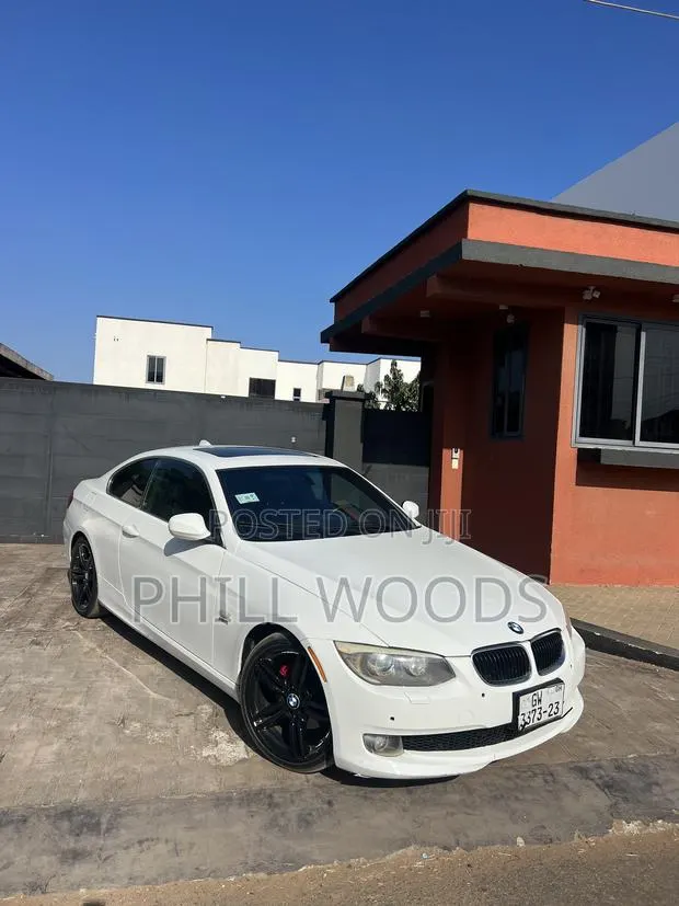 BMW 328i 2011 White · Photo 1