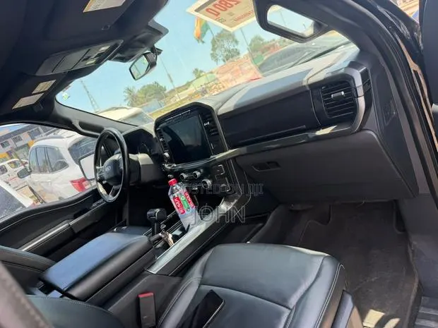 Ford F-150 LARIAT 2023 Black · Photo 1