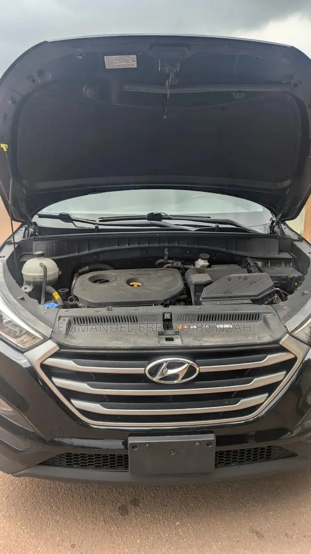 Hyundai Tucson SE AWD 2018 Black · Photo 1
