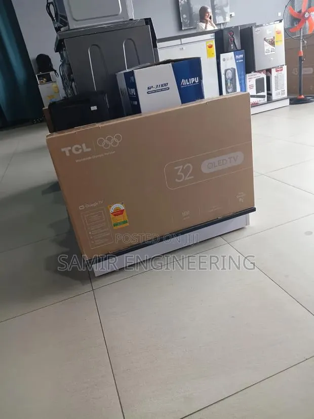 TCL 32S5K: Maximum Smart TV, Minimum Price · Photo 1
