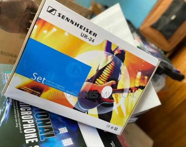 Sennheiser Ur-24 Professional Wireless Microphone · Photo 1