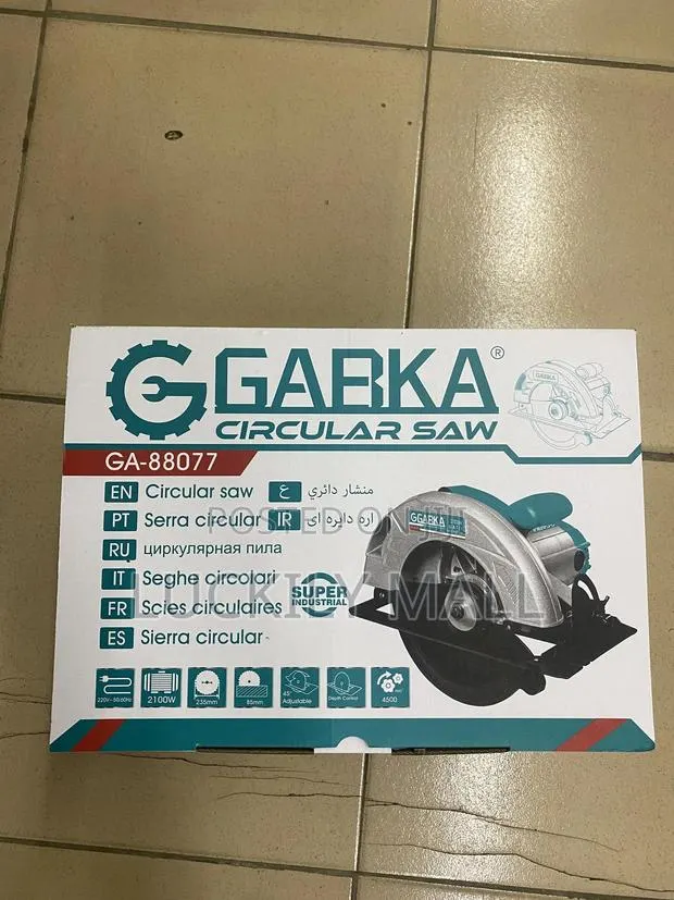 A 9-inch Electric Circular Saw 2100w British Plug · Photo 1