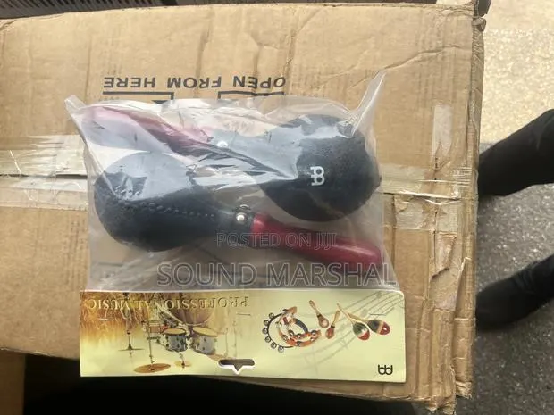 Maracas (Black) · Photo 1