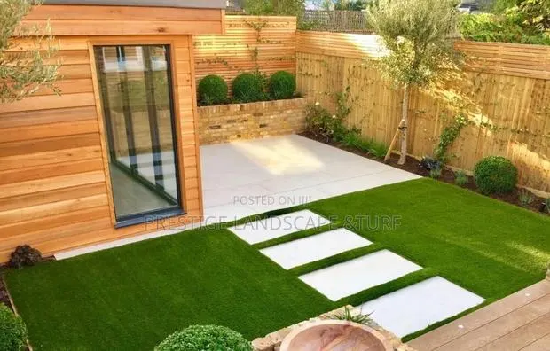 Artificial Green Grass Carpet · Photo 1