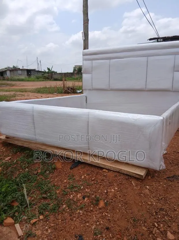 Excellent King Size Bed Is Available · Photo 1