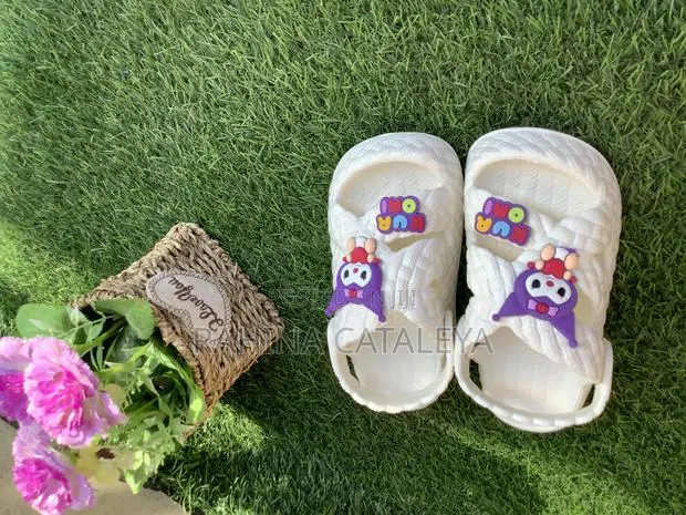 Kids Beautiful Sandals 4 · Photo 1