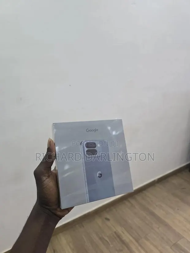 New Google Pixel 10 Pro Fold 256 GB Silver · Photo 1