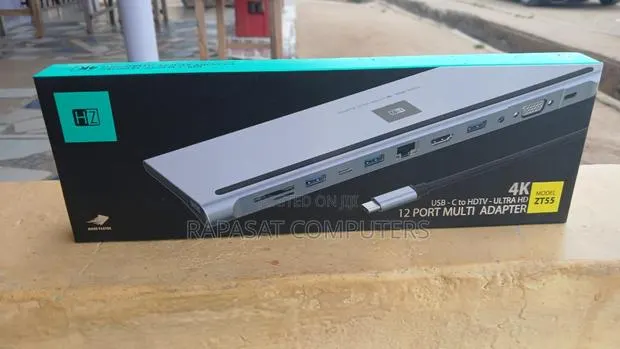 Usb-C 12 Port Multi Adapter · Photo 1