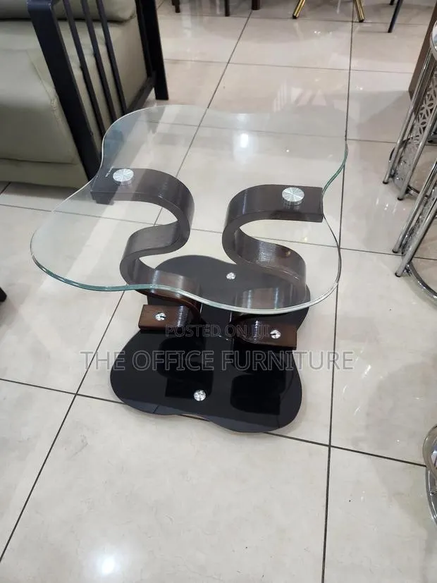 Aesthetic Designed Coffee Table · Photo 1