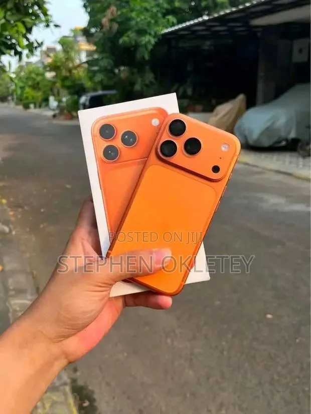 Apple iPhone 17 Pro 256 GB Orange · Photo 1