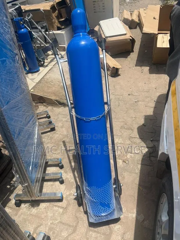 Medical Oxygen Cylinder (40ltrs) · Photo 1