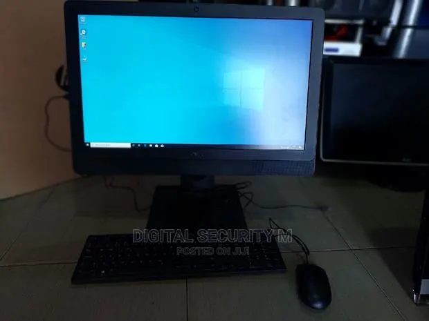 Desktop Computer Dell OptiPlex 3090 8GB Intel Core i5 SSD 128GB · Photo 1