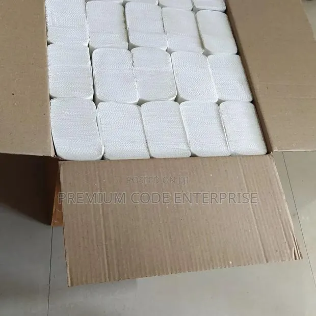 Z-Fold Hand Paper Towels– 25 Packs/150 Sheets Each · Photo 1
