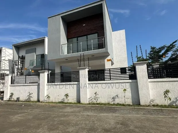 4bdrm House in Sakumono Estate for sale · Photo 1