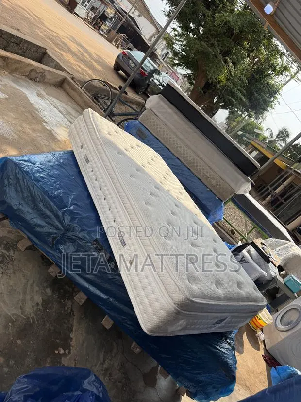 Thick One and Half Mattress · Photo 1